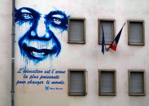 Nelson Mandela Spruch an Hauswand in Straßburg