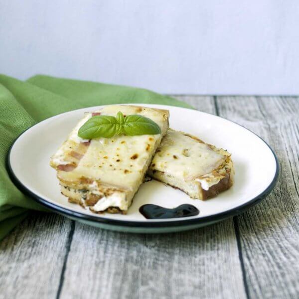 Croque Monsieur Croque Monsieur mit Bacon und Käse