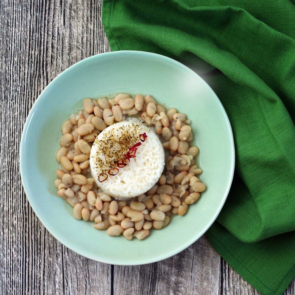 Bohnen und Reis auf brasilianische Art - ein schnelles Mittag- oder Abendessen. #laktosefrei #fruktosefrei #glutenfrei | chilibluetendotcom
