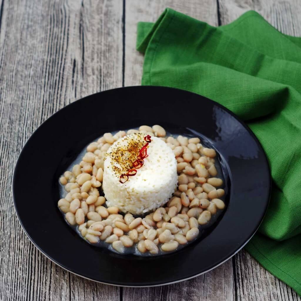 Bohnen und Reis auf brasilianische Art - ein schnelles Mittag- oder Abendessen. #laktosefrei #fruktosefrei #glutenfrei | chilibluetendotcom