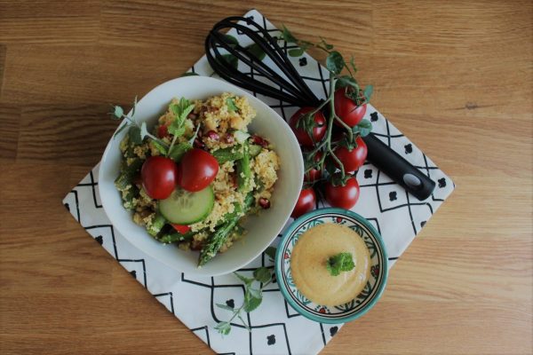 Sommerlicher Couscoussalat – als Hauptgericht oder Beilage zum Grillen Sommerlicher Couscoussalat mit Ras el-Hanout | chilibluetendotcom