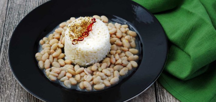 Bohnen und Reis auf brasilianische Art - ein schnelles Mittag- oder Abendessen. #laktosefrei #fruktosefrei #glutenfrei | chilibluetendotcom